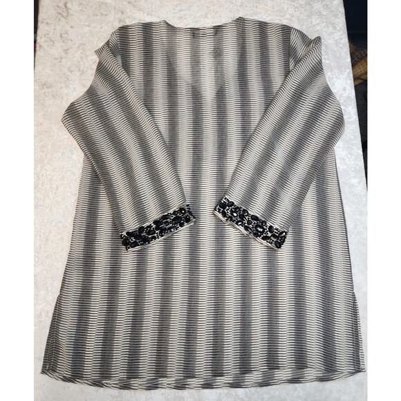 NWT Adrienne Vittadini Black & White /Embellished Shirt-Size Large - Picture 4 of 7